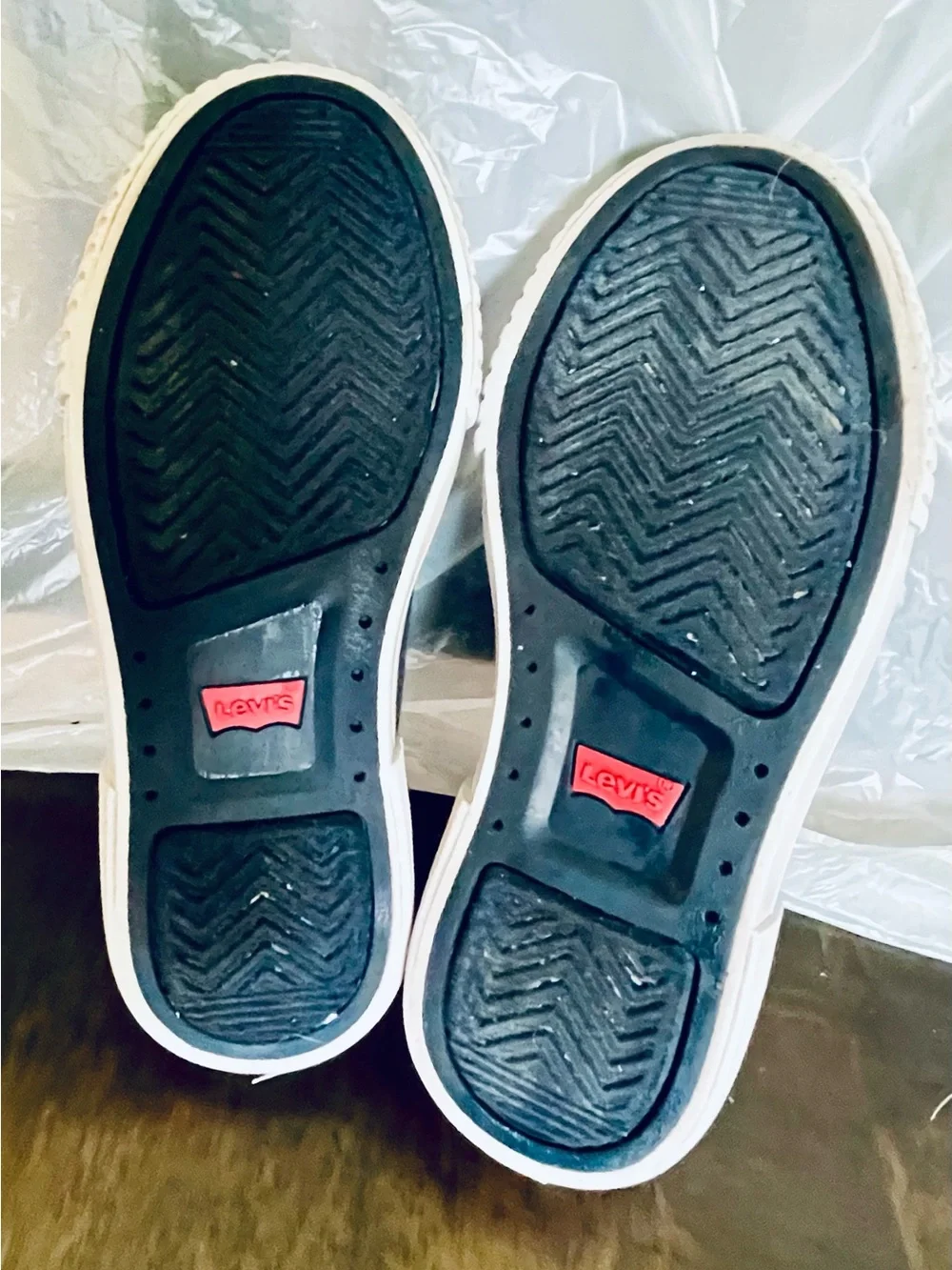 Levis excellent pre